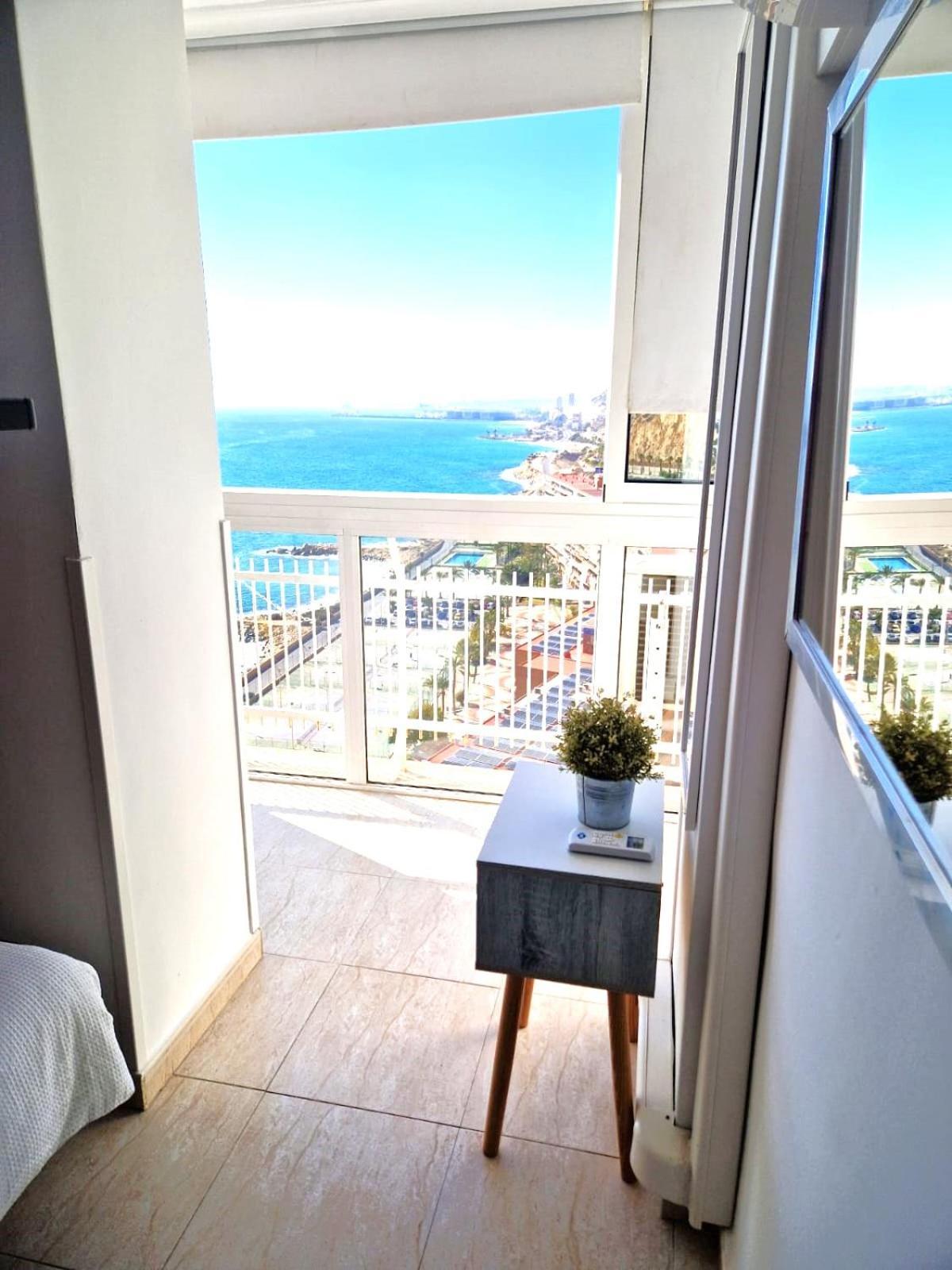 Apartamento Vistas al mar. Gran salon. Playa a 1 minuto. WiFi Alicante Exterior foto