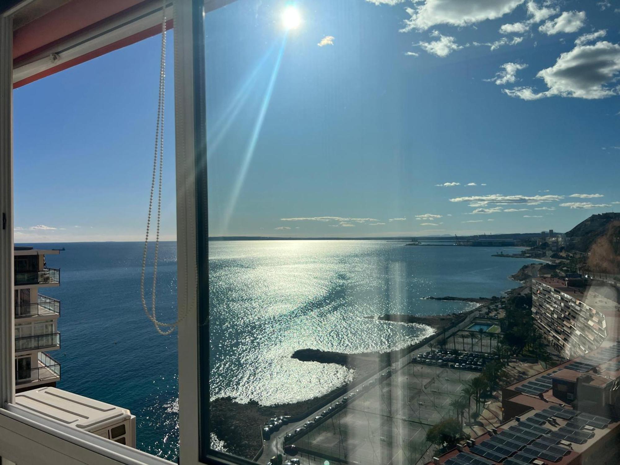 Apartamento Vistas al mar. Gran salon. Playa a 1 minuto. WiFi Alicante Exterior foto